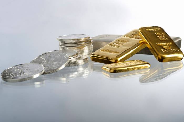 Gold Soars, Frenzied Buying